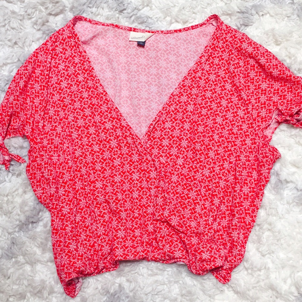 Universal Thread printed surplice top